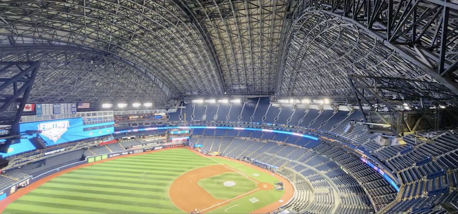 SuperTour 2025 — Rogers Centre roof structure